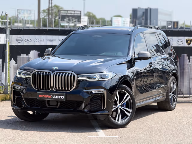 BMW X7 - фото 1