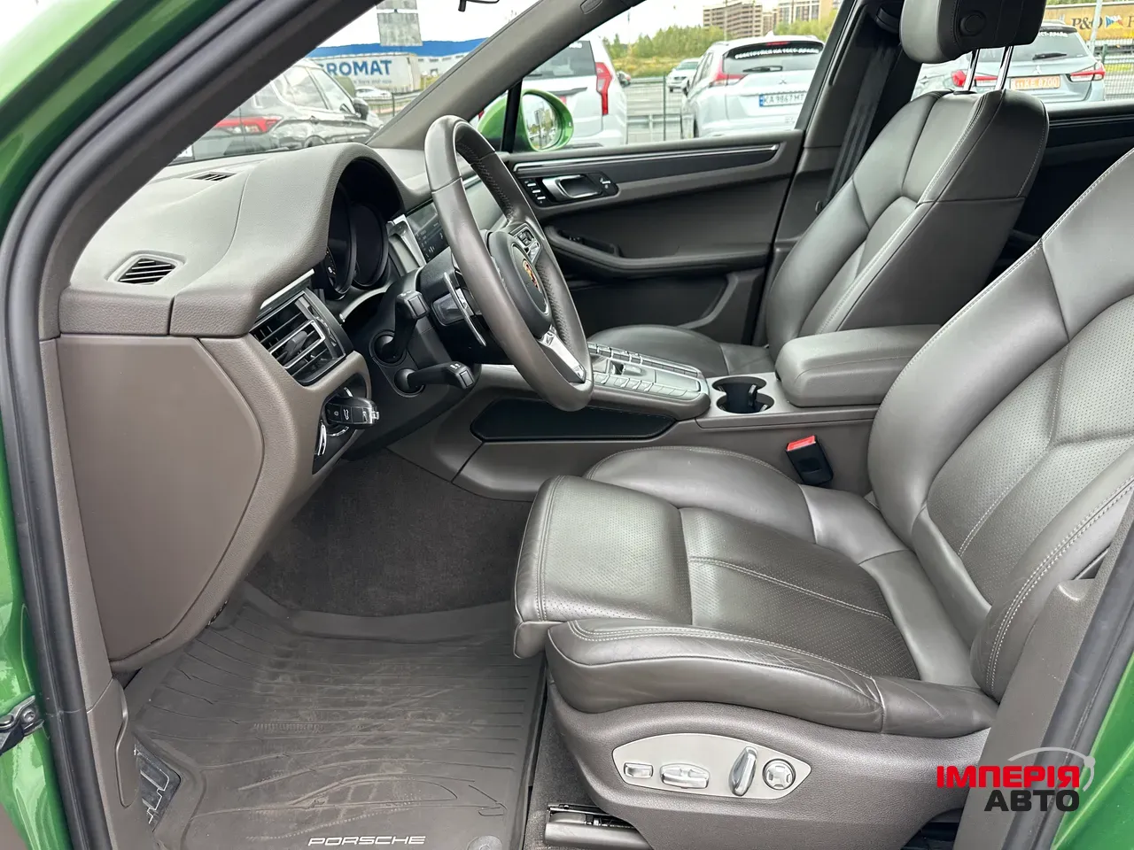Porsche Macan - фото 12
