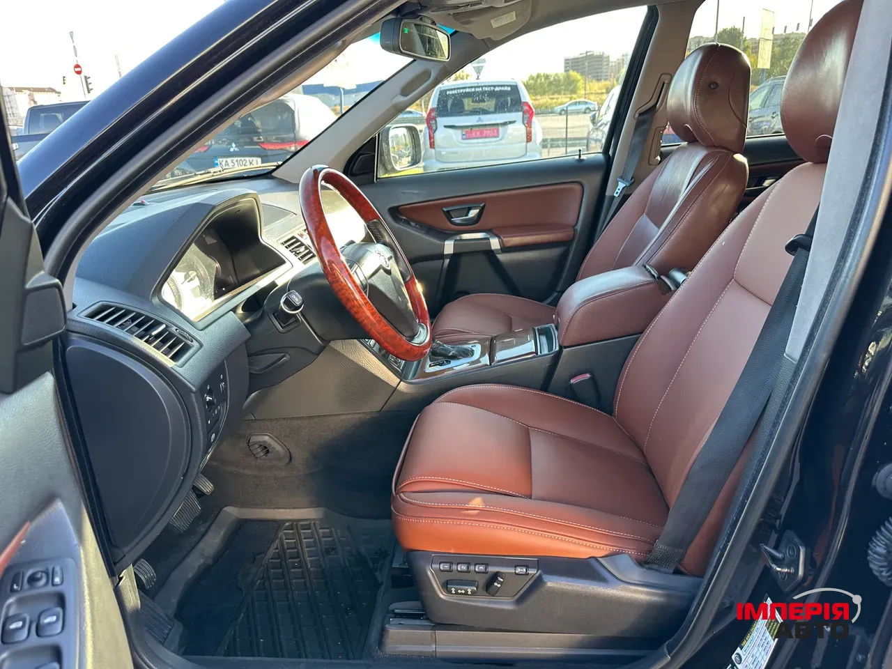 Volvo XC90 - фото 9