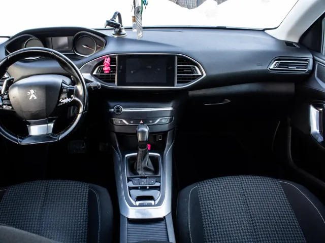 Peugeot 308 - фото 3