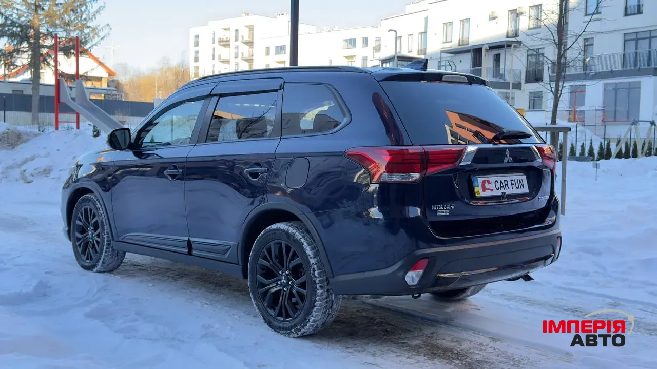 Mitsubishi Outlander - фото 8