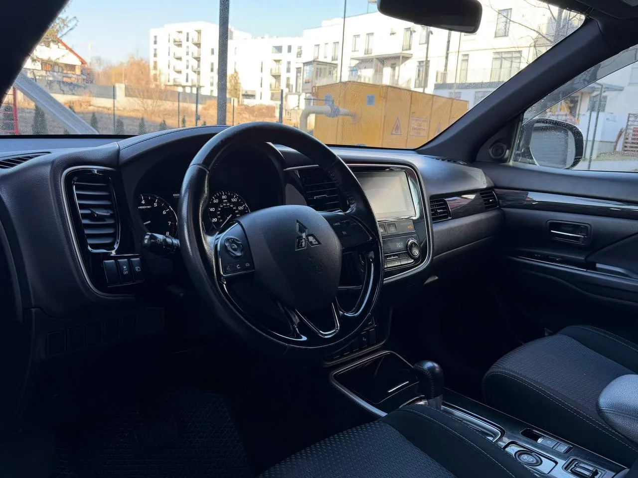 Mitsubishi Outlander - фото 10