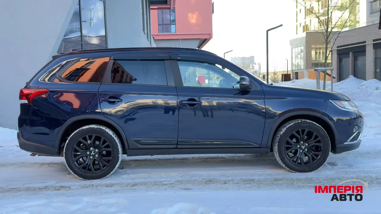 Mitsubishi Outlander - фото 10