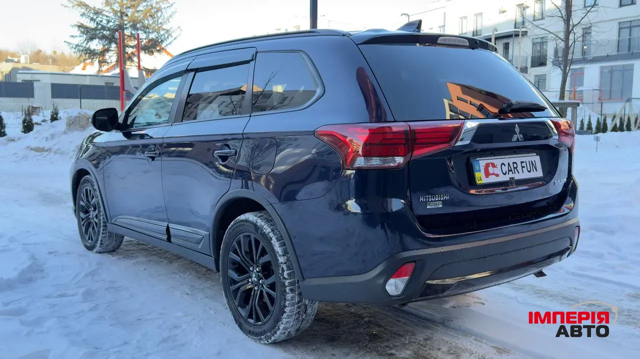 Mitsubishi Outlander - фото 4