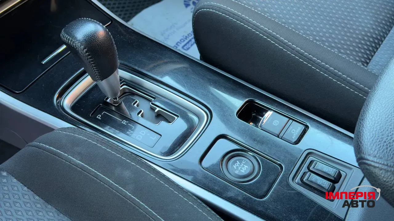 Mitsubishi Outlander - фото 13