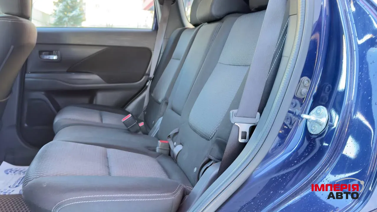 Mitsubishi Outlander - фото 32