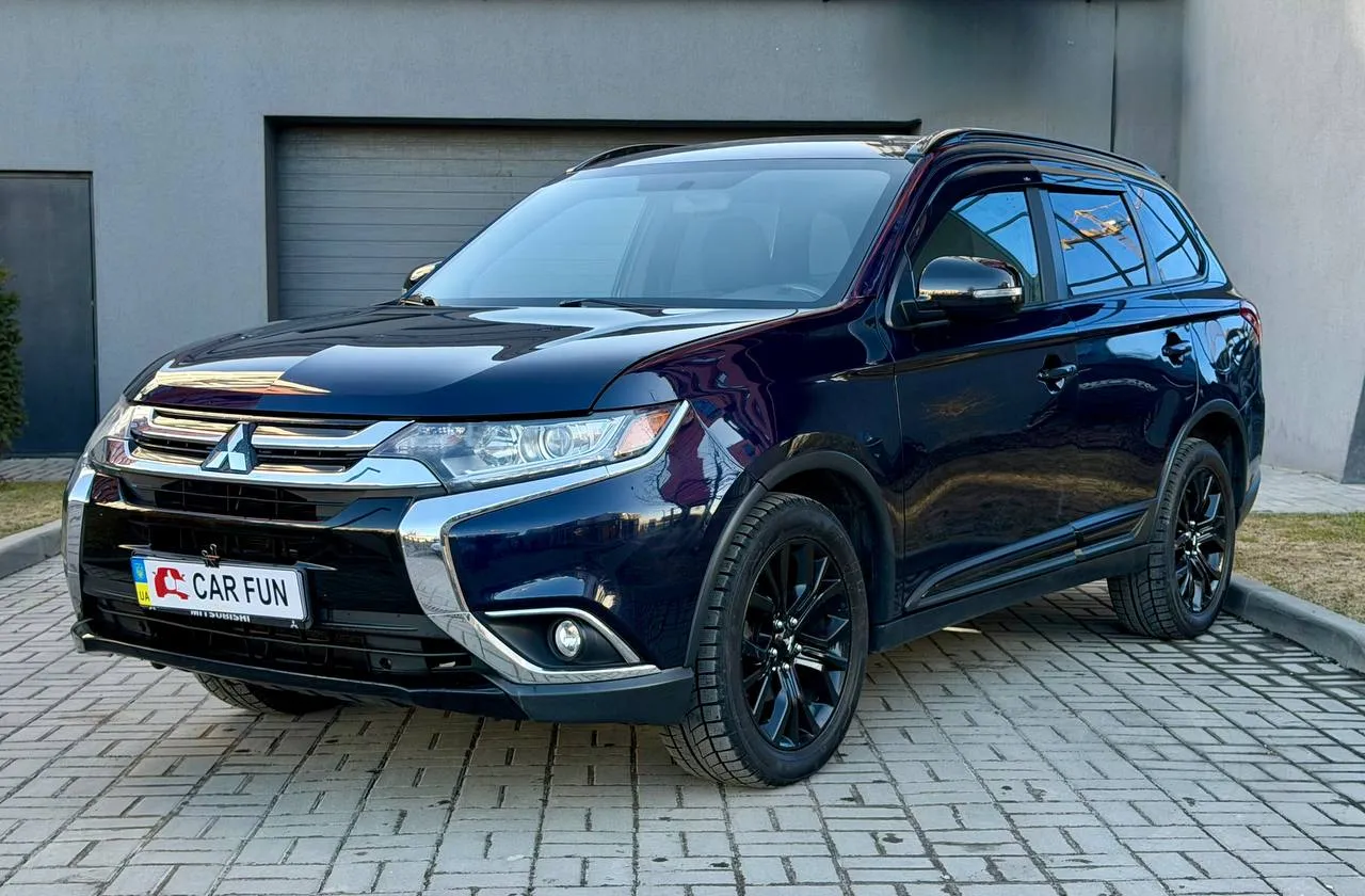 Mitsubishi Outlander - фото 1