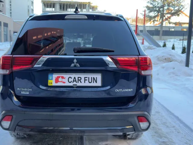 Mitsubishi Outlander - фото 5