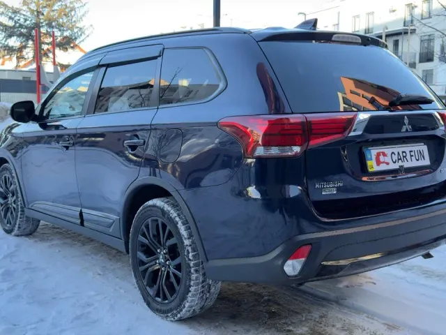 Mitsubishi Outlander - фото 4