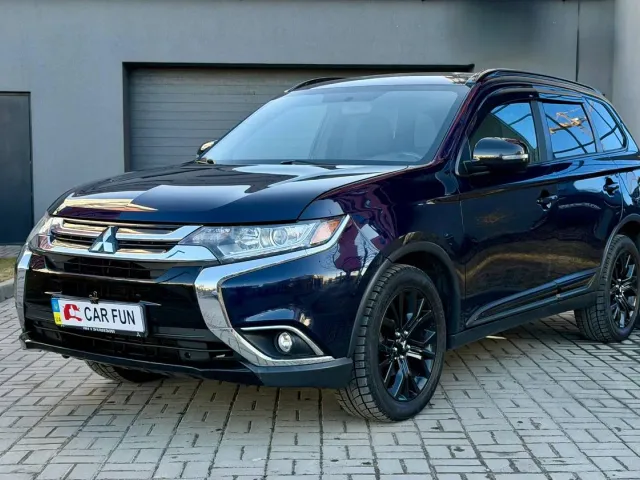 Mitsubishi Outlander - фото 1
