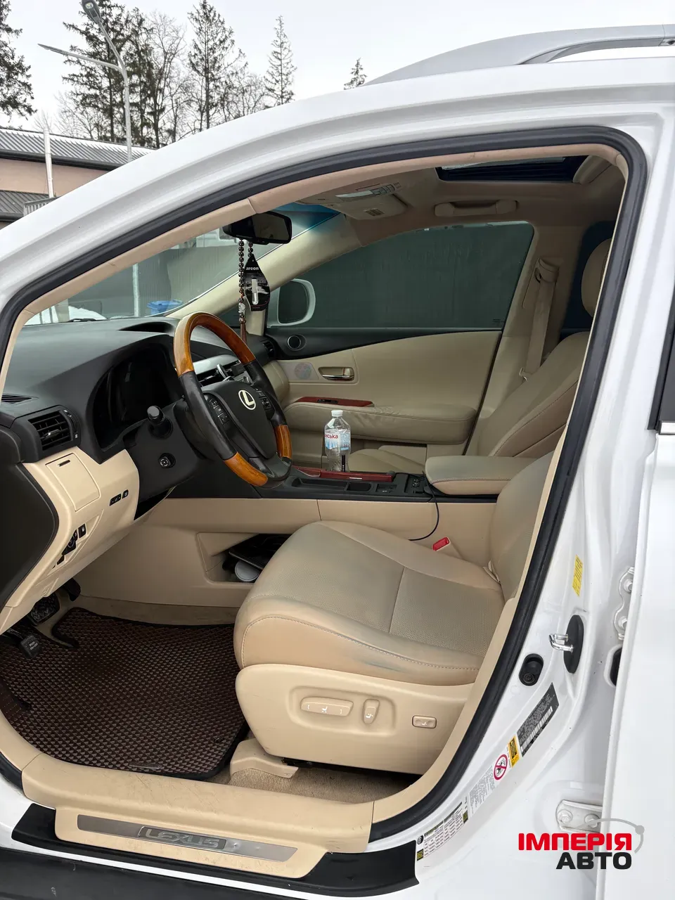 Lexus RX - фото 11