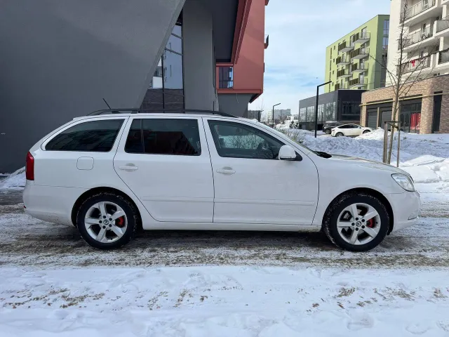 Skoda Octavia - фото 4