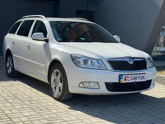 Skoda Octavia - фото 3