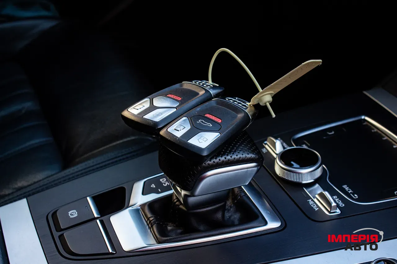 Audi Q5 - фото 32