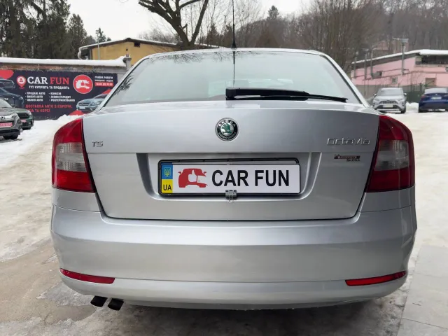 Skoda Octavia - фото 4