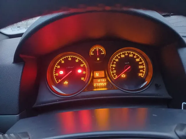 Opel Astra - фото 4