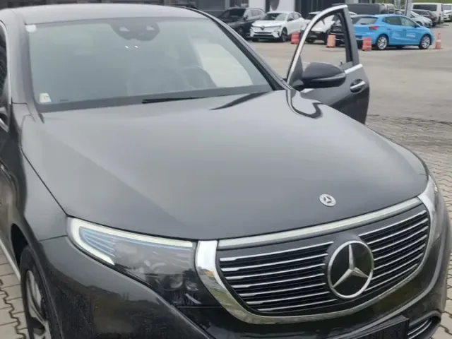 Mercedes-Benz EQC - фото 1