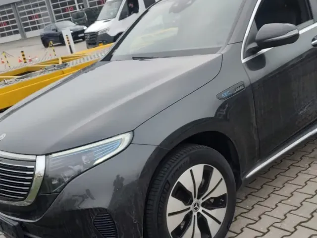 Mercedes-Benz EQC - фото 4