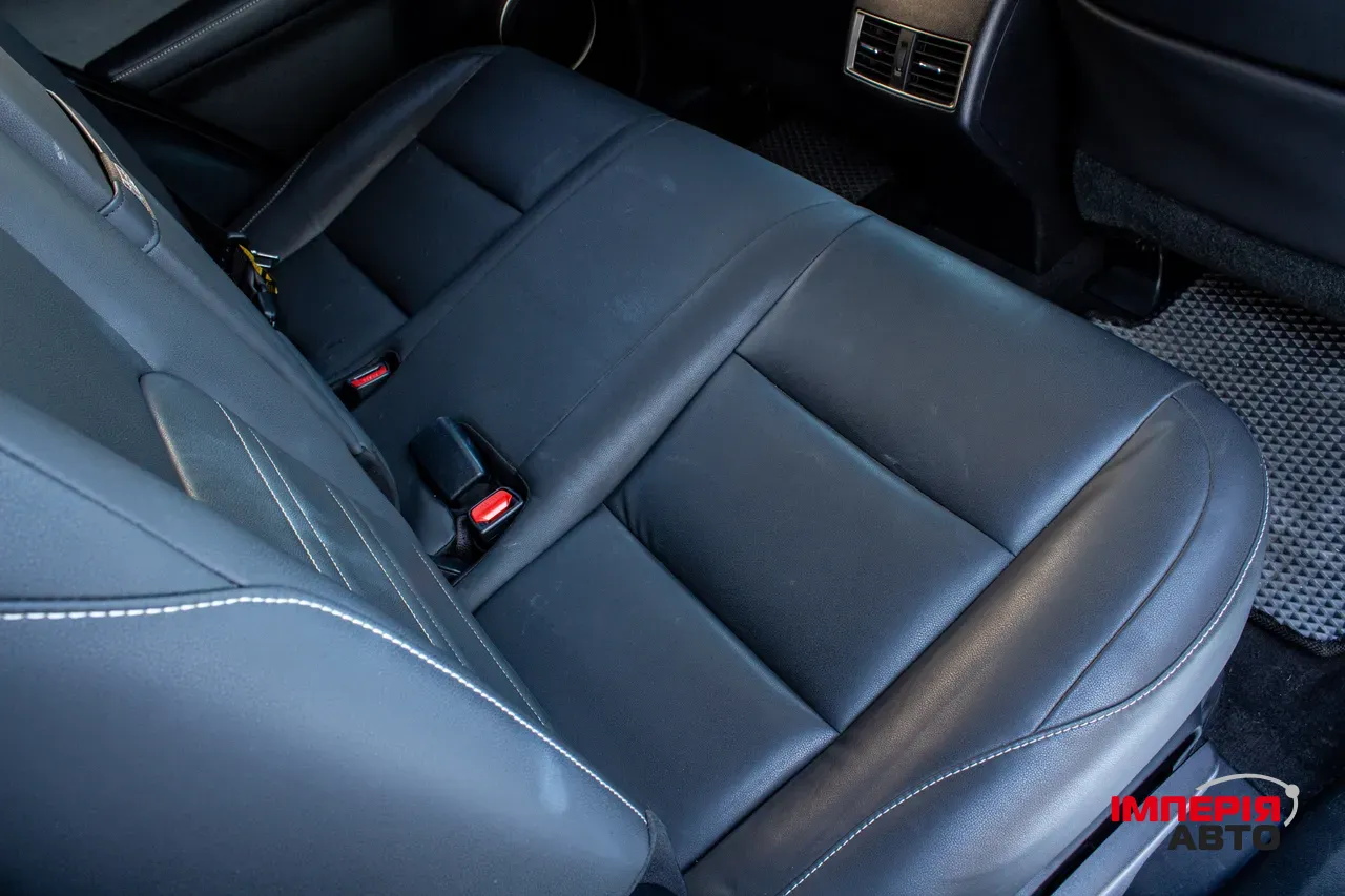 Lexus NX - фото 32