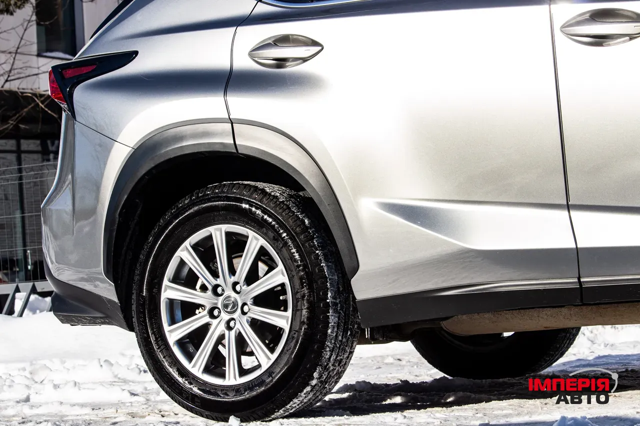 Lexus NX - фото 8