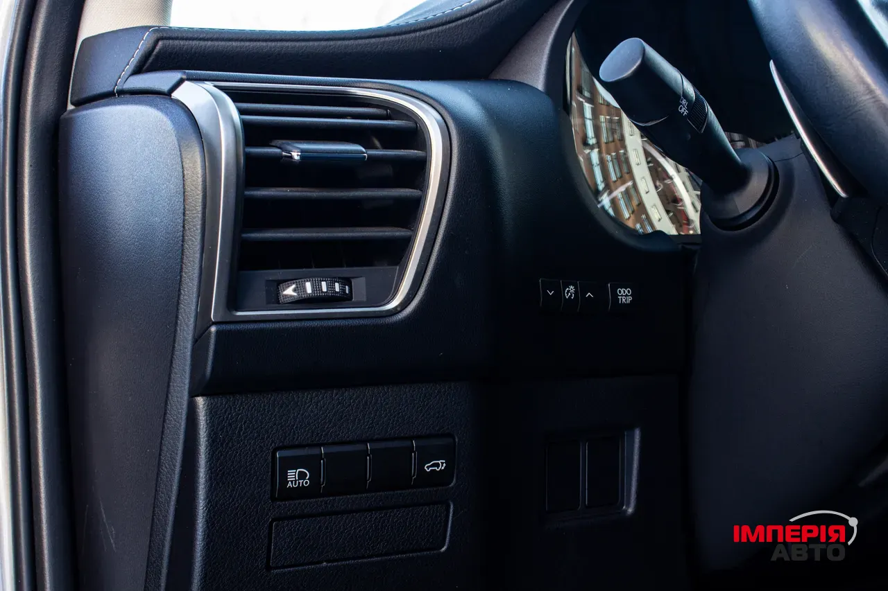 Lexus NX - фото 42