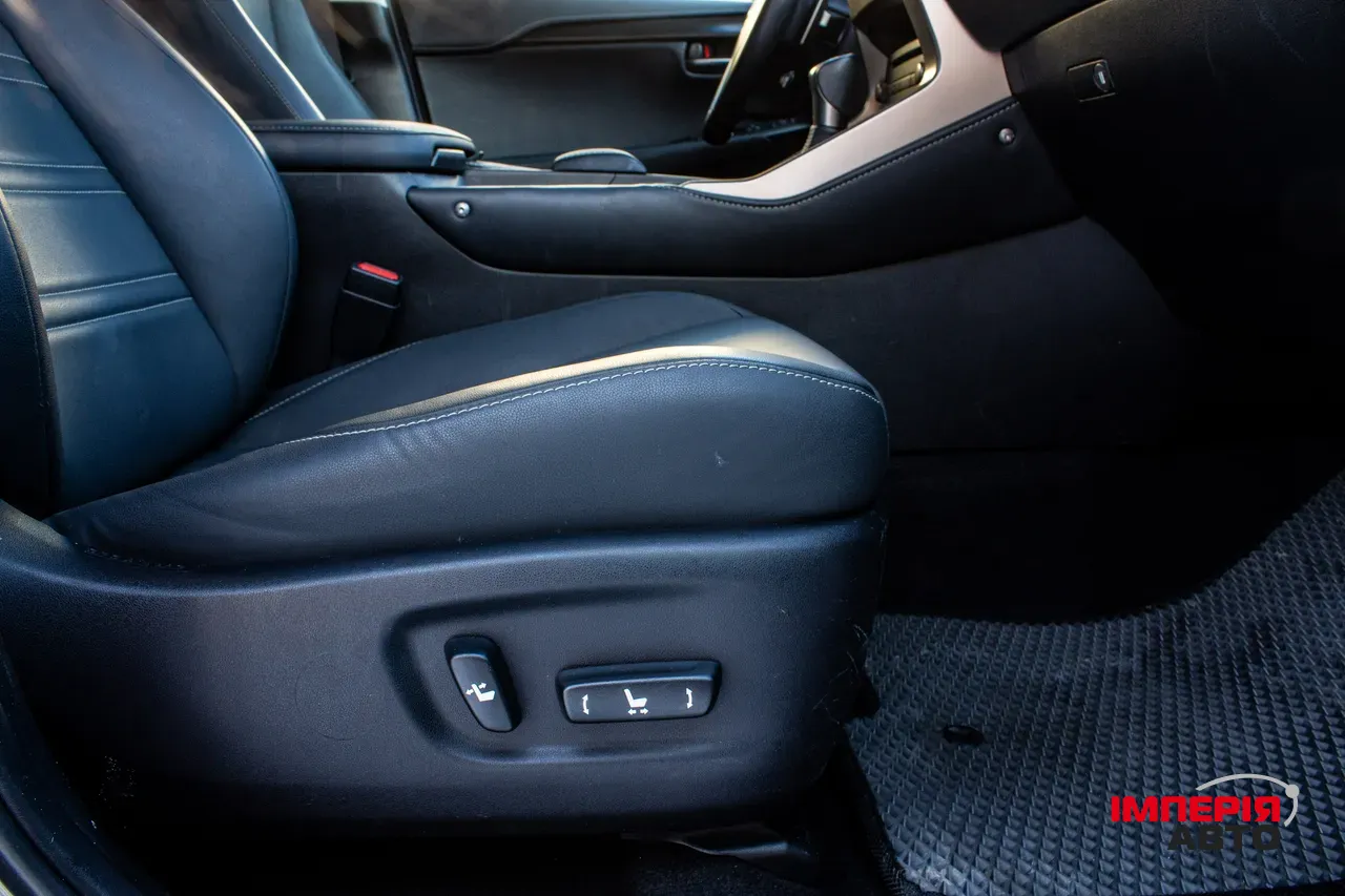 Lexus NX - фото 34