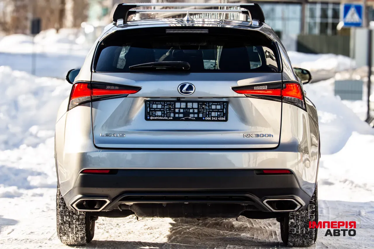 Lexus NX - фото 17