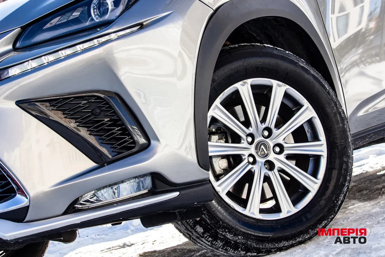 Lexus NX - фото 14