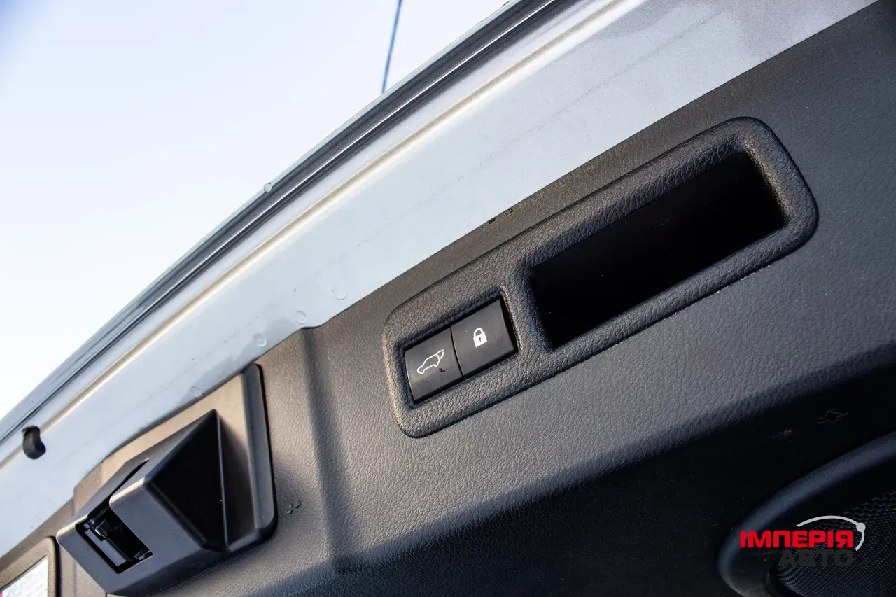 Lexus NX - фото 25