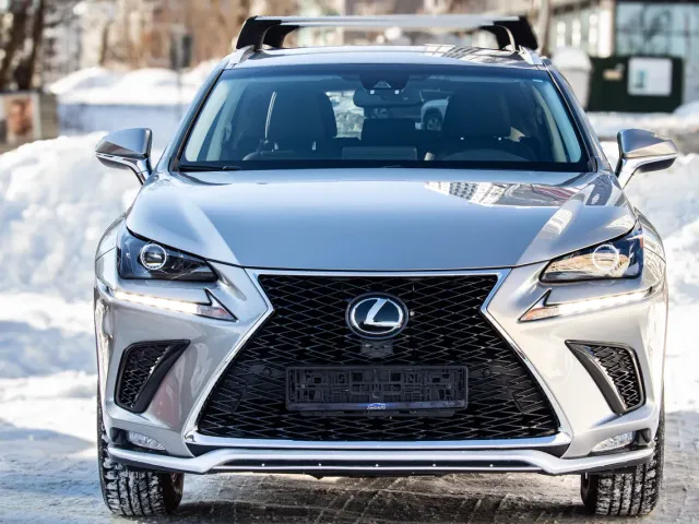 Lexus NX - фото 1