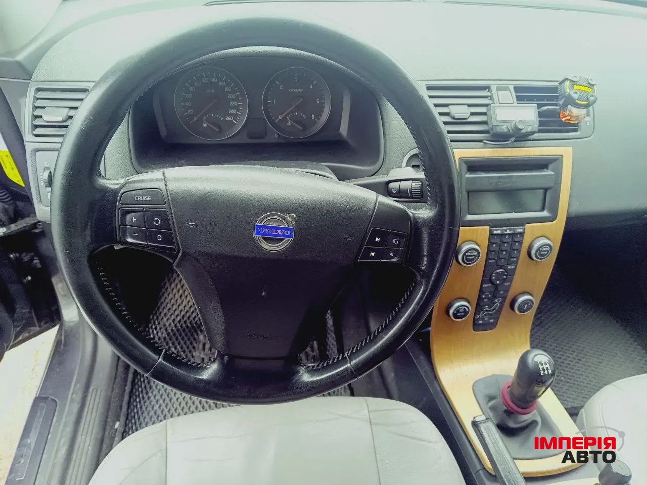 Volvo V50 - фото 5