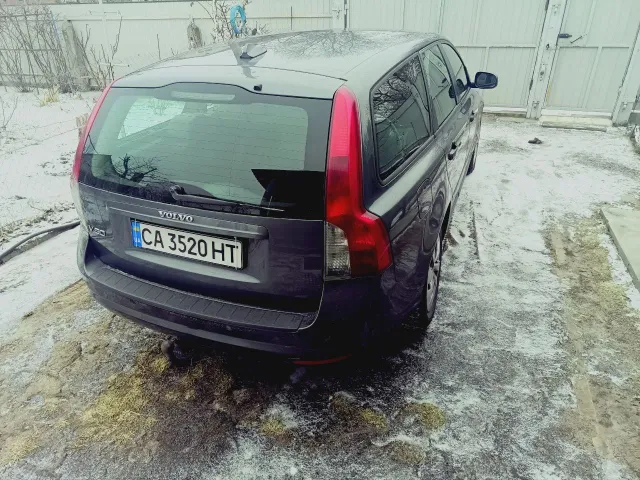 Volvo V50 - фото 2