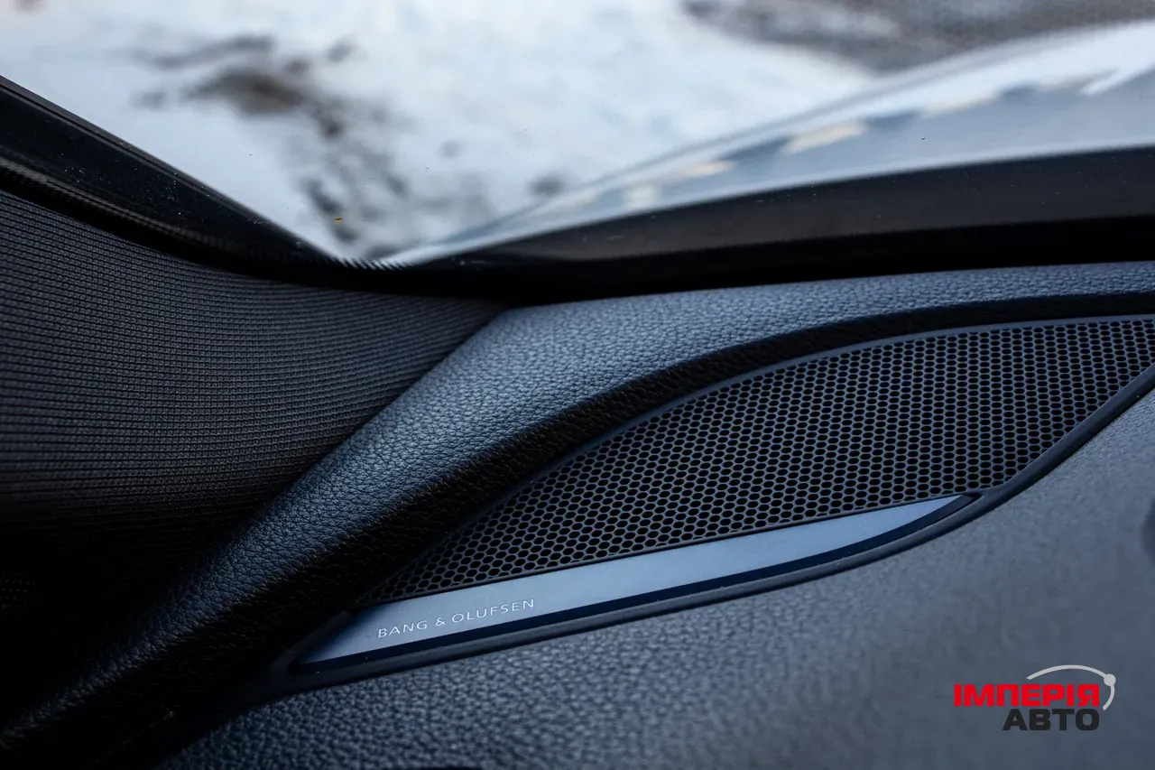 Audi A4 - фото 33