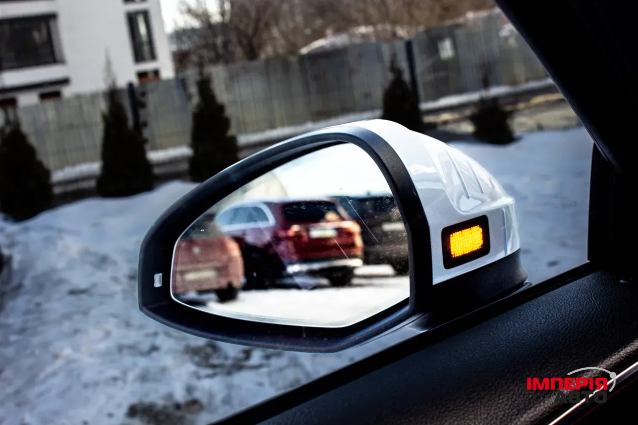 Audi A4 - фото 48