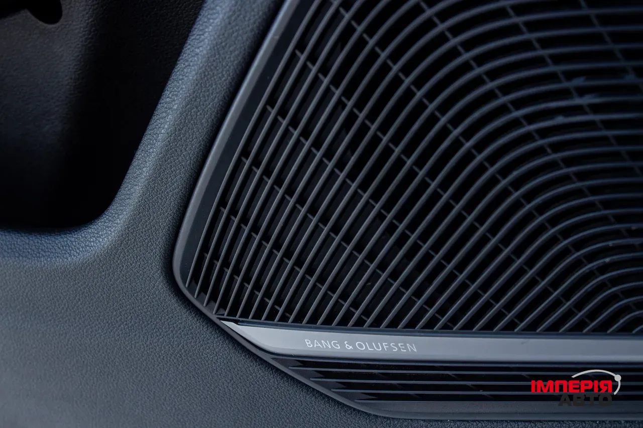 Audi A4 - фото 32