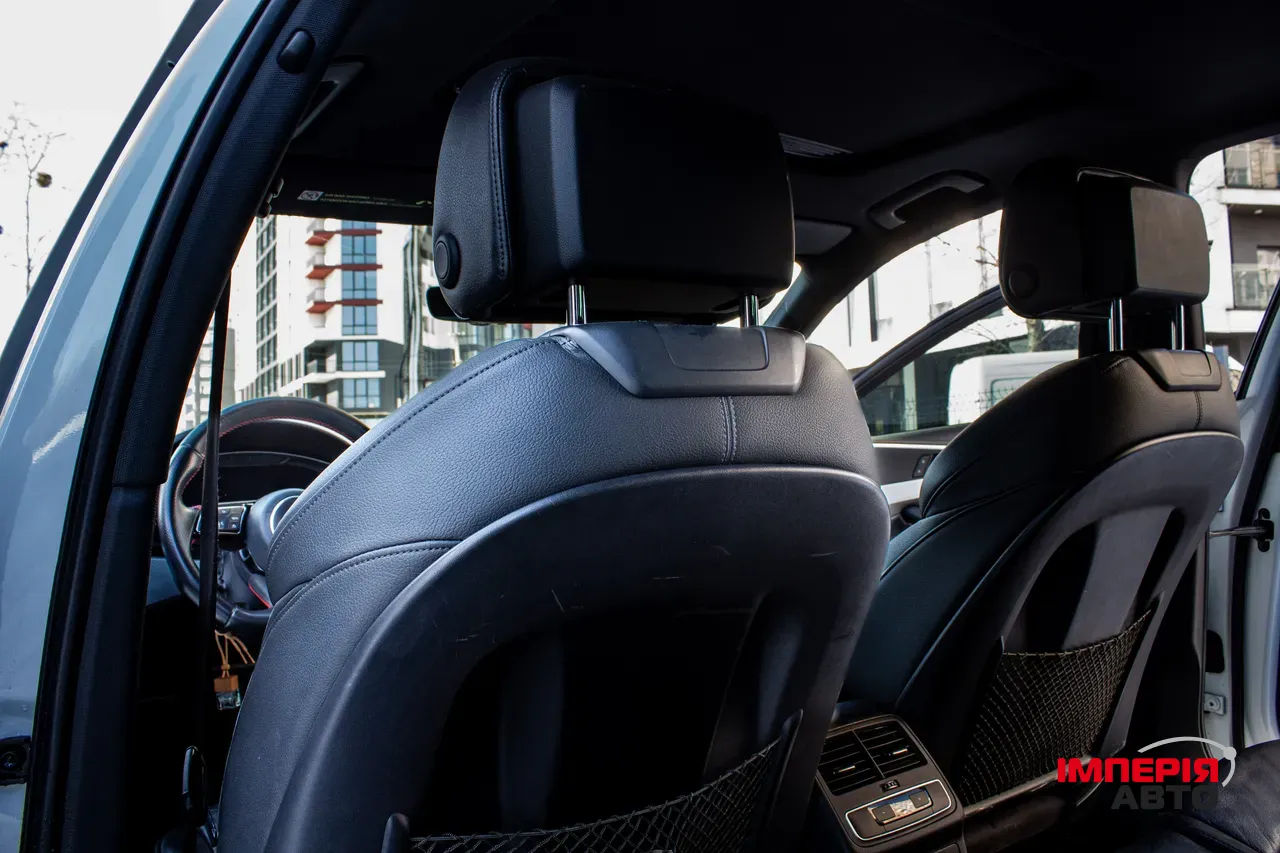 Audi A4 - фото 13