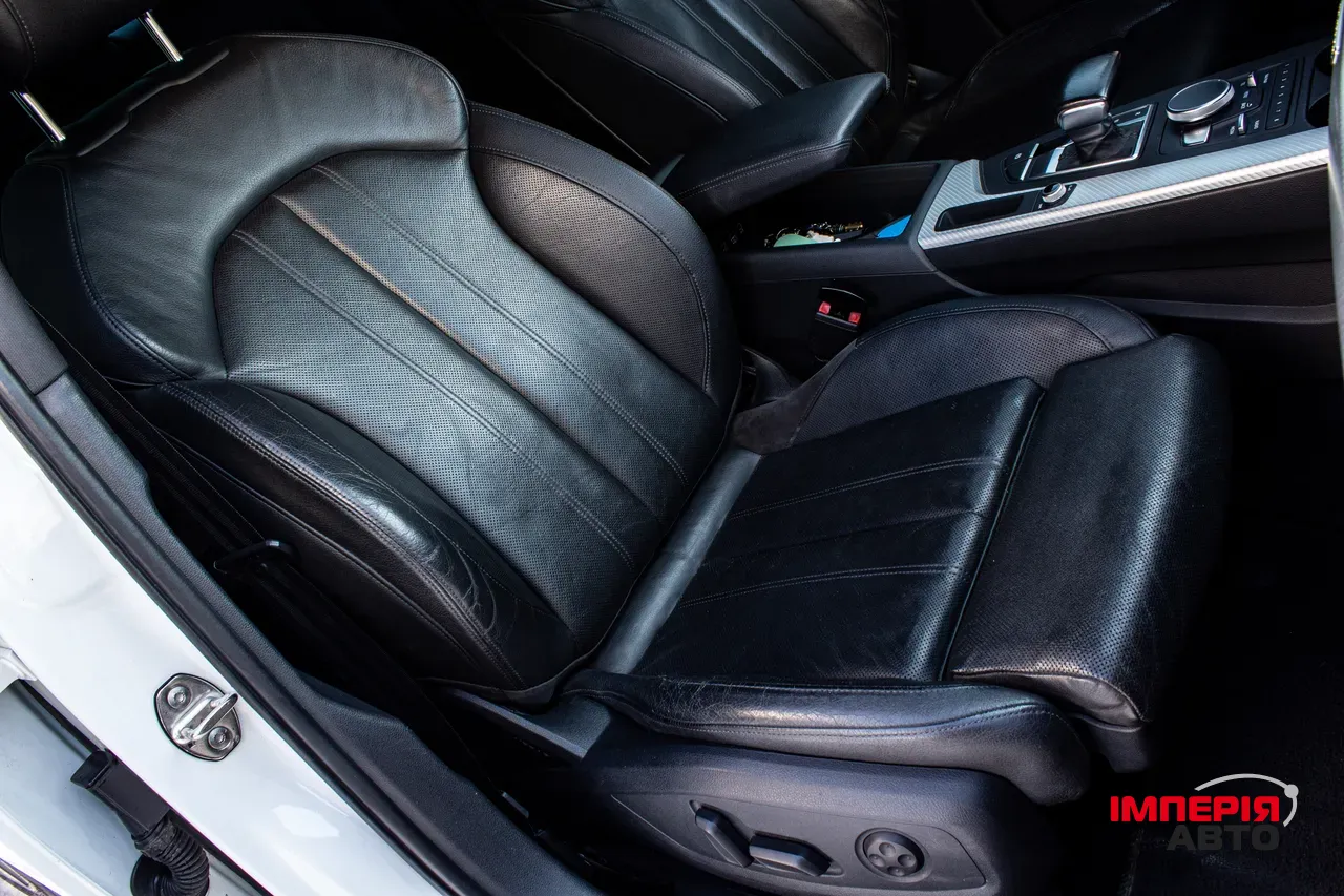 Audi A4 - фото 25