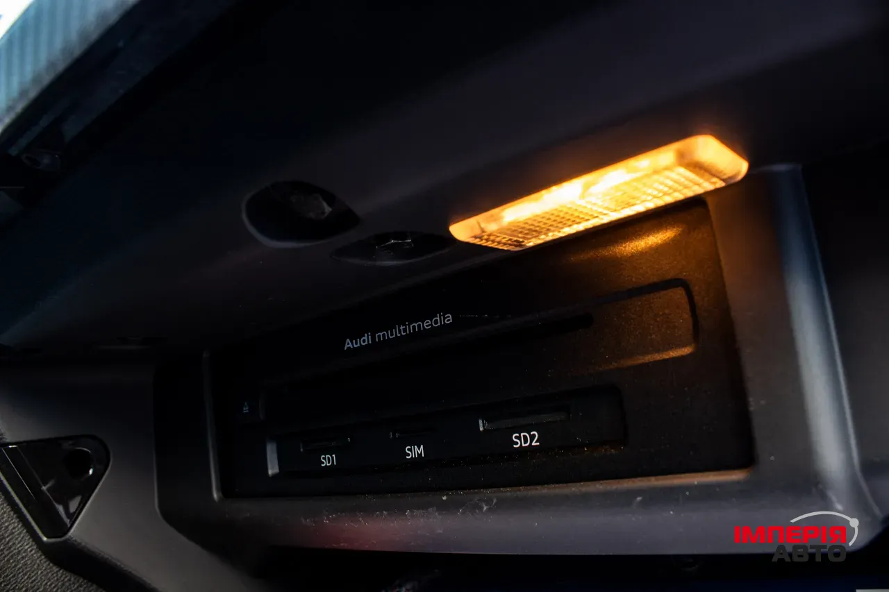 Audi A4 - фото 27