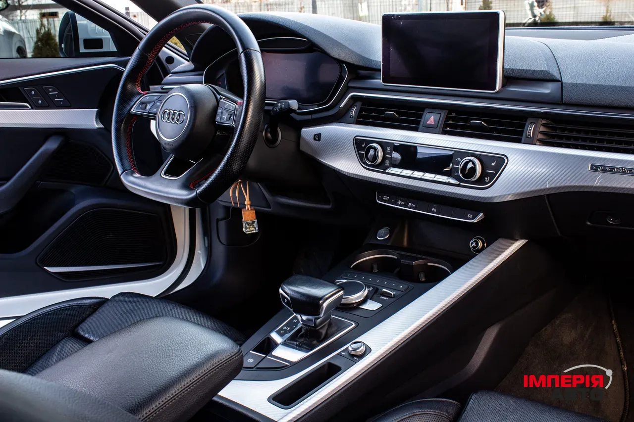 Audi A4 - фото 10