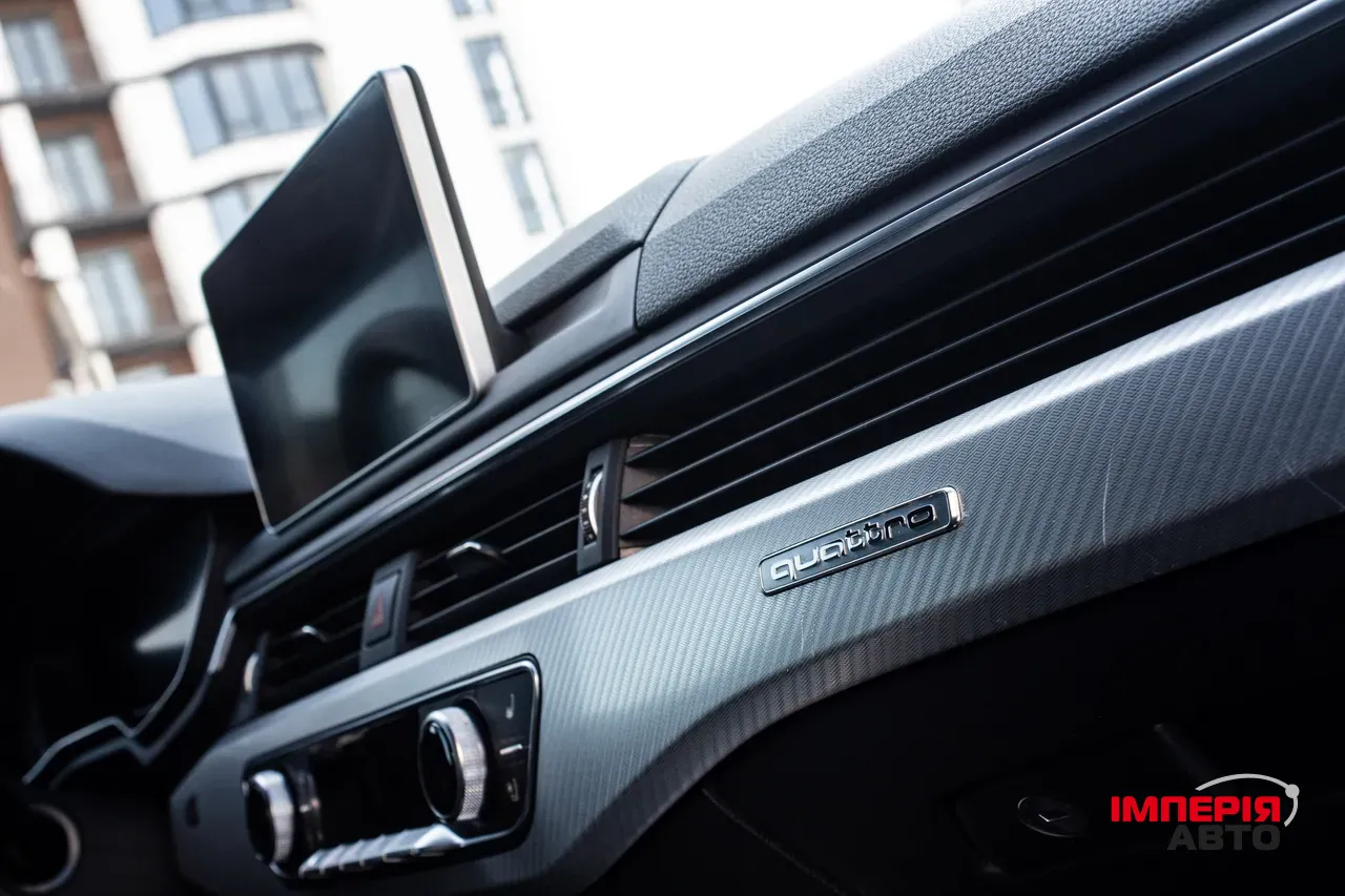 Audi A4 - фото 24