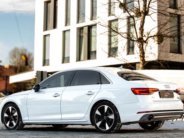 Audi A4 - фото 3