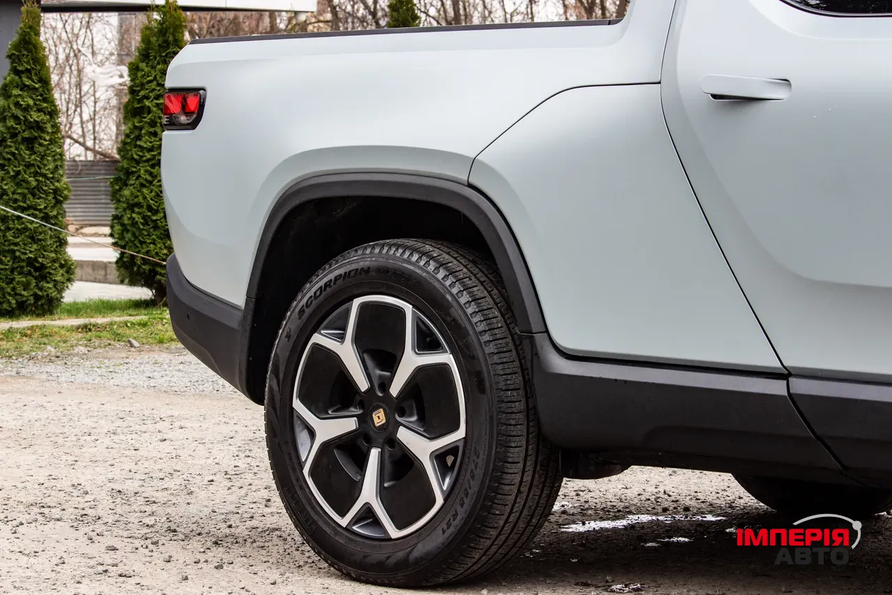 Rivian R1T - фото 55