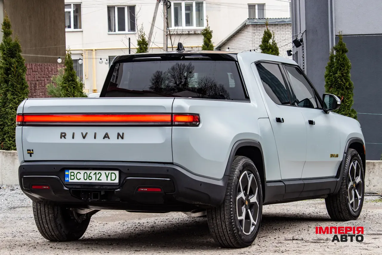 Rivian R1T - фото 17