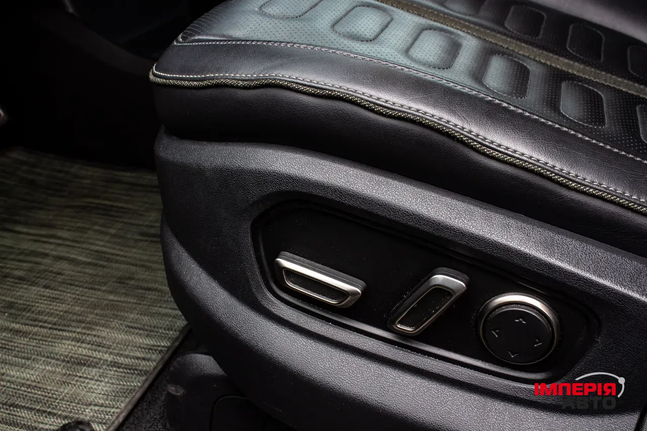 Rivian R1T - фото 6