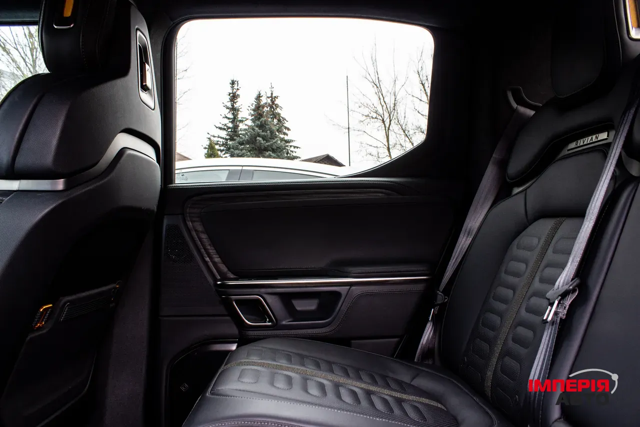 Rivian R1T - фото 49