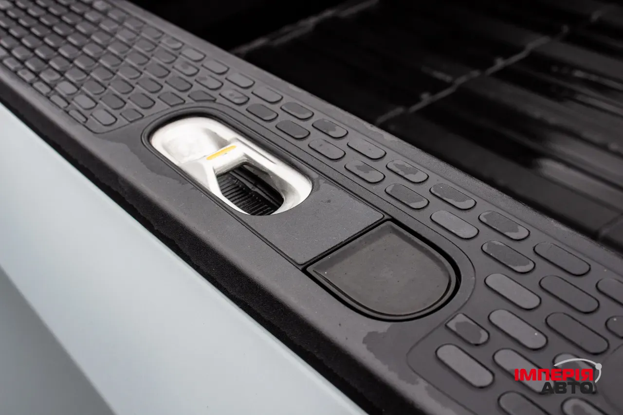 Rivian R1T - фото 18