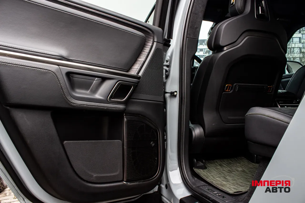 Rivian R1T - фото 95