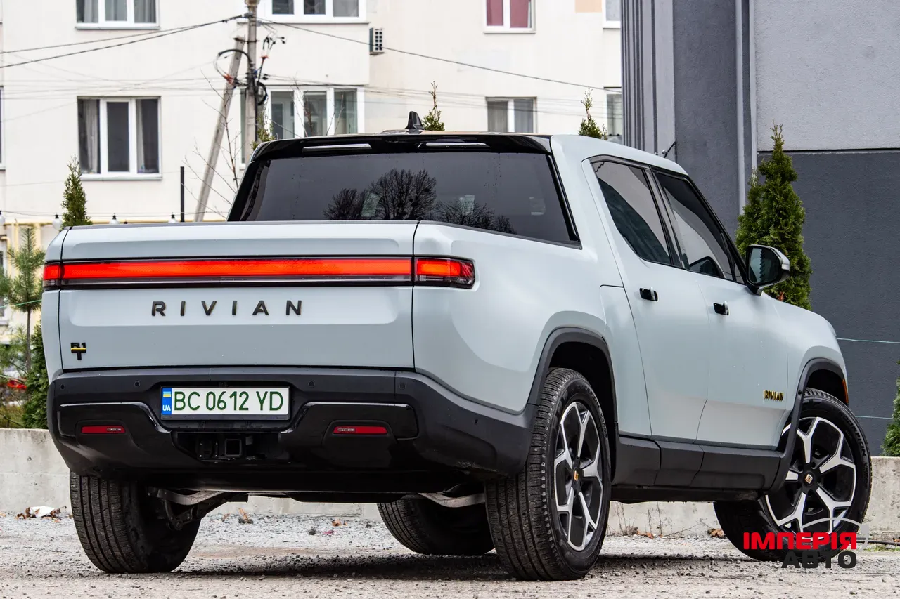 Rivian R1T - фото 59