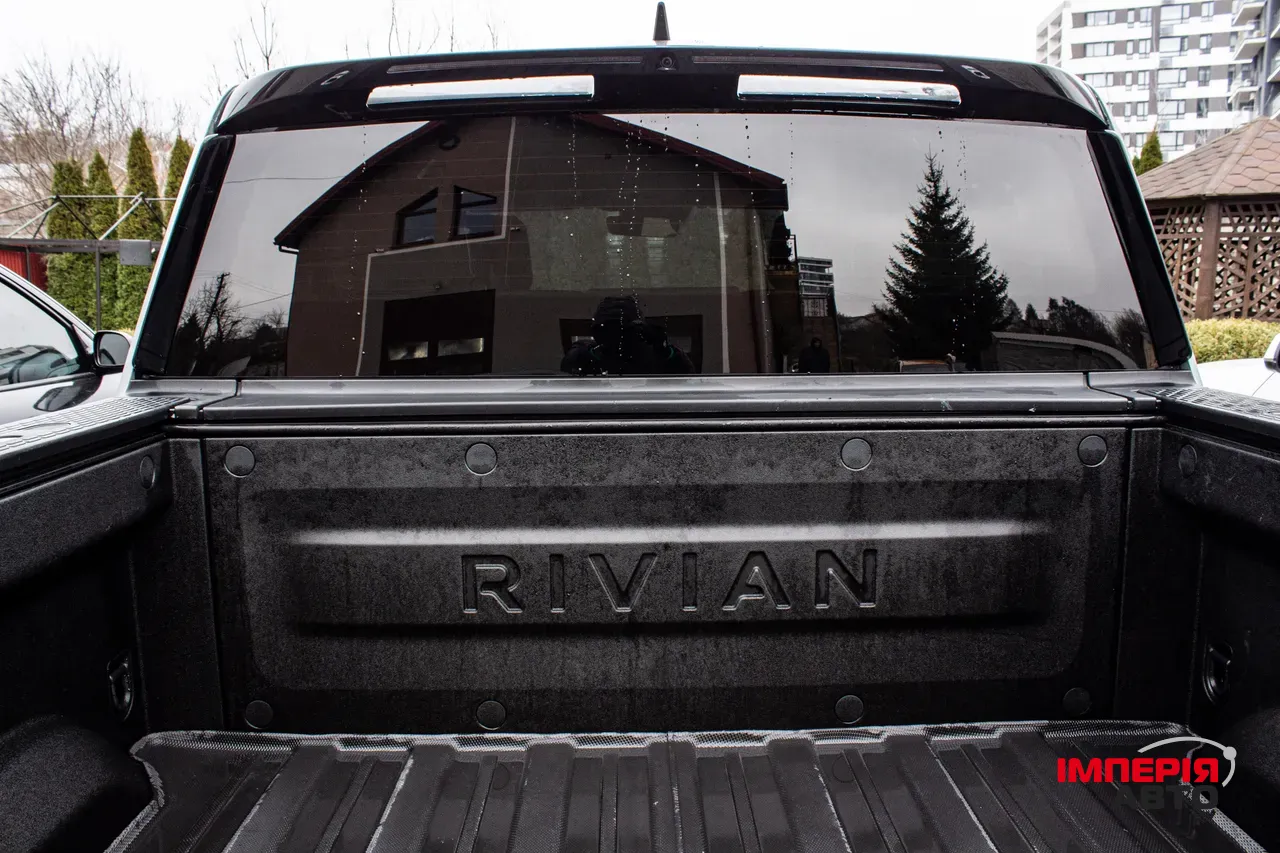 Rivian R1T - фото 97