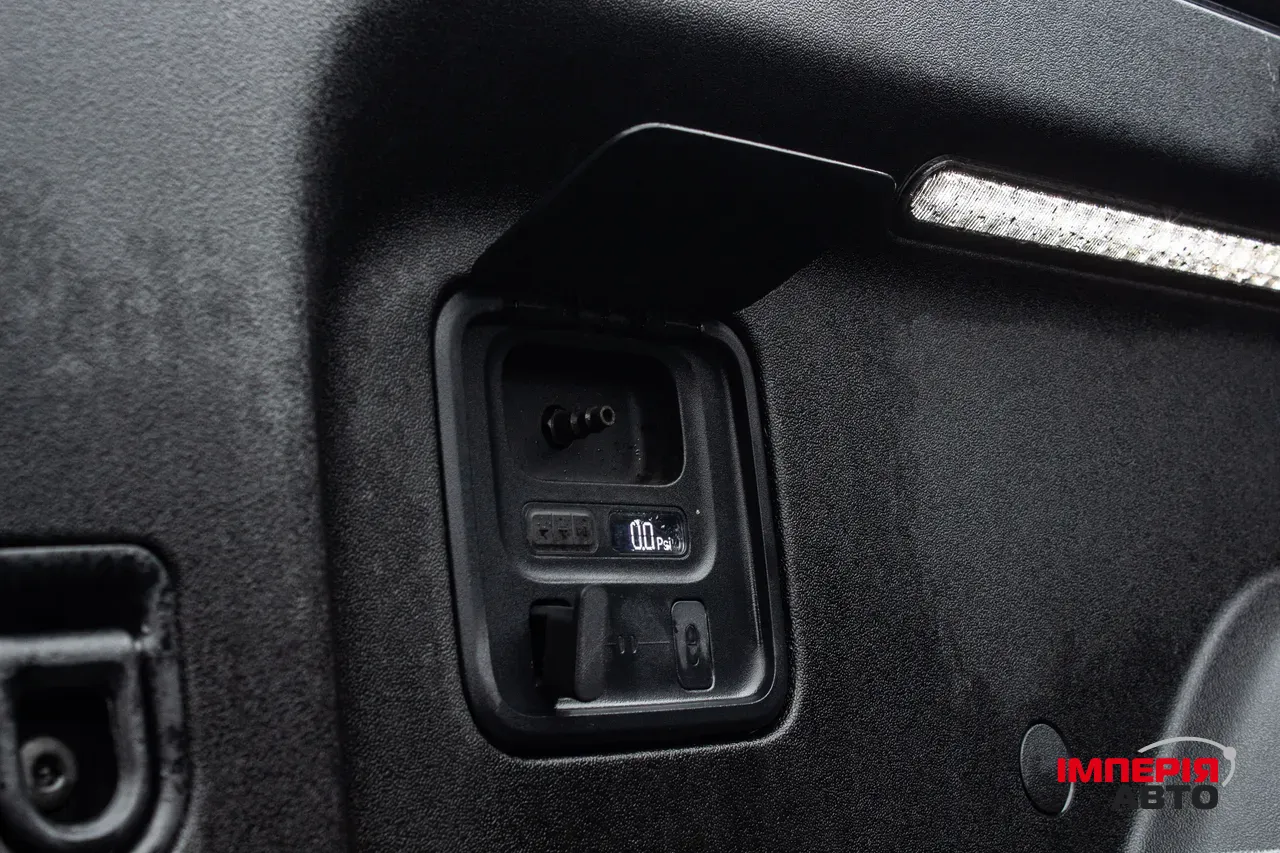 Rivian R1T - фото 52